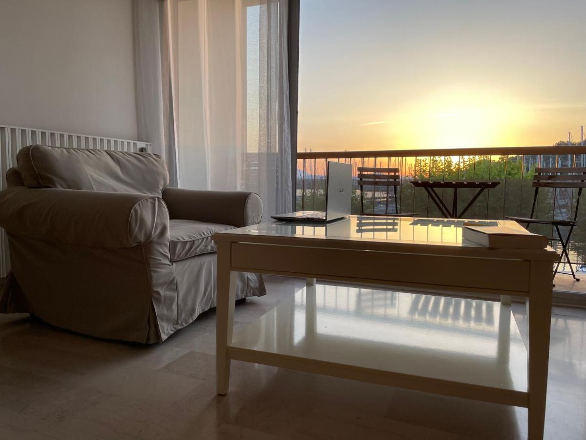 Appartement Les Pieds Dans L'Eau Сен-Мандріє-сюр-Мер Екстер'єр фото